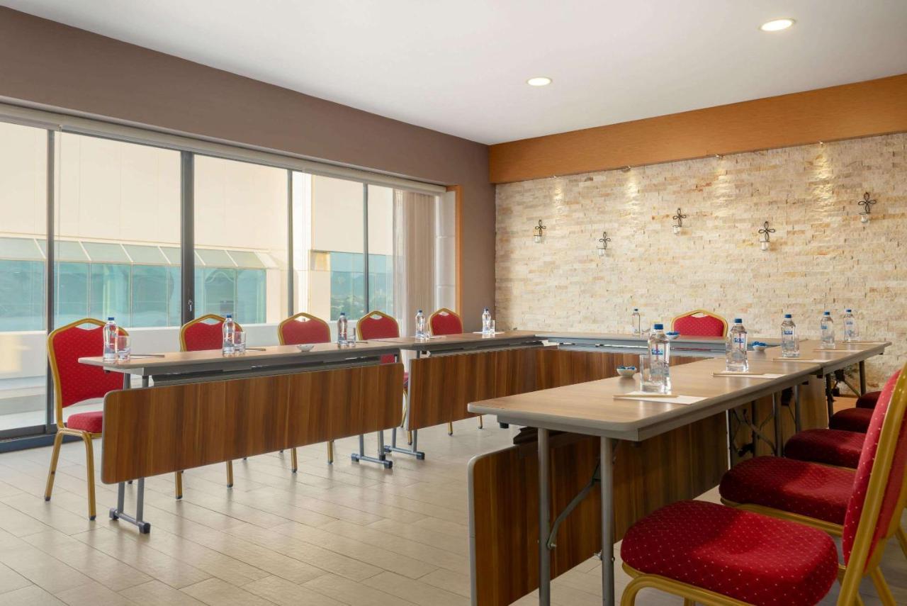 Ramada Plaza By Wyndham Εσκίσεχιρ Εξωτερικό φωτογραφία